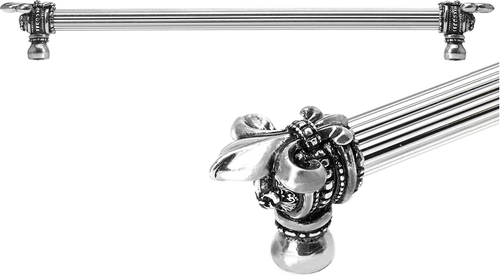 Charlemagne 22'' cc with 5/8'' reeded center long pull with large Fleur De Lys 5714R-9