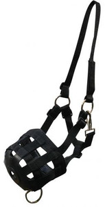 Showman Adjustable Nylon Grazing Muzzle Showman Adjustable Nylon Grazing Muzzle