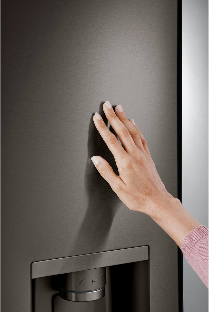 LG - Counter-Depth MAX 25.5 Cu. Ft. French Door-in-Door Smart Refrigerator with Mirror InstaView - Black Stainless Steel