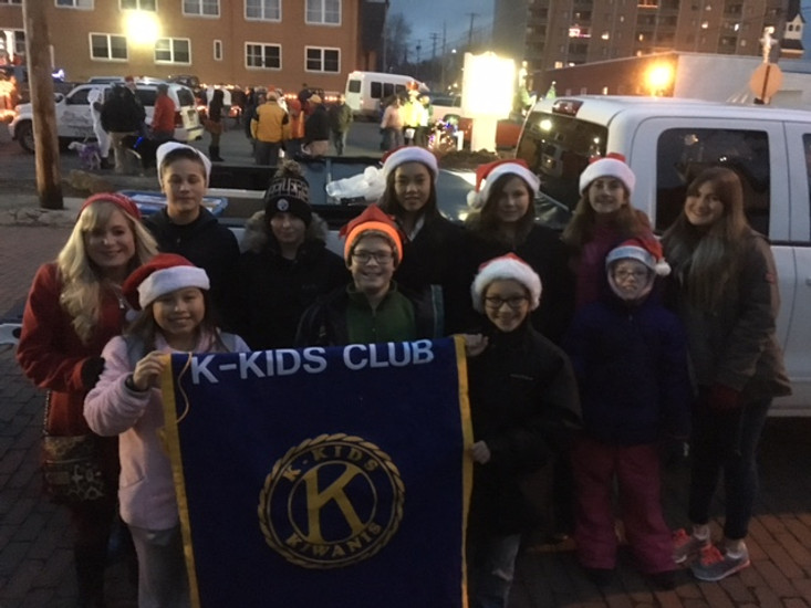 Greenville Kiwanis Give Books to Spread Christmas Cheer