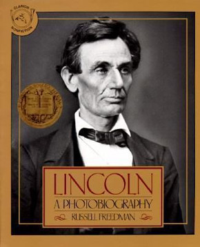 Lincoln : A Photobiography [Paperback] Cover