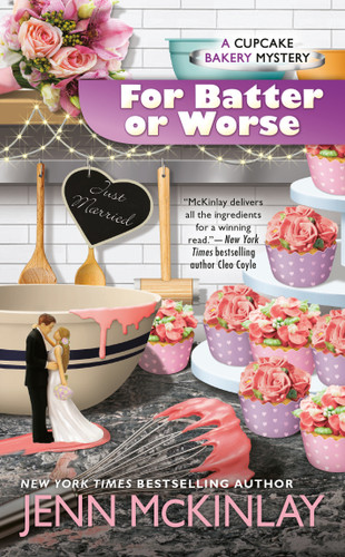 For Batter or Worse (Cupcake Bakery Mystery) book cover by Jenn McKinlay