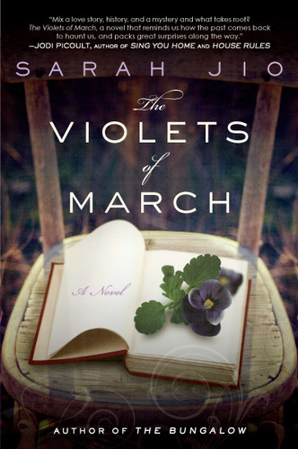The Violets of March: A Novel book cover by Sarah Jio