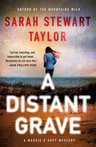 A Distant Grave: A Maggie D'arcy Mystery (Maggie D'arcy Mysteries #2) book cover by Sarah Stewart Taylor