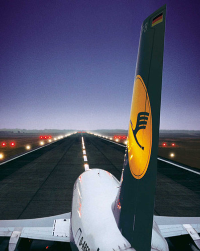 The Wings of the Crane, 50 Years of Lufthansa Design book cover by Volker Fischer