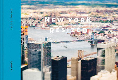 New York Resized (Resized) book cover by Jasper Leonard