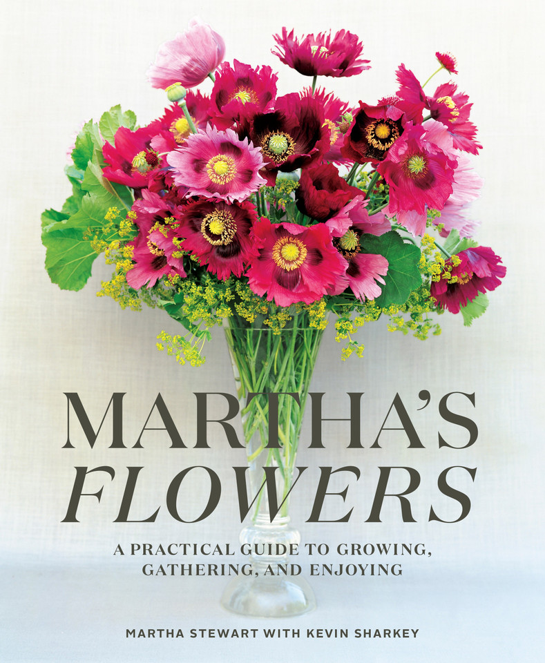 Martha's Flowers: A Practical Guide to Growing, Gathering, and Enjoying book cover by Martha Stewart, Kevin Sharkey