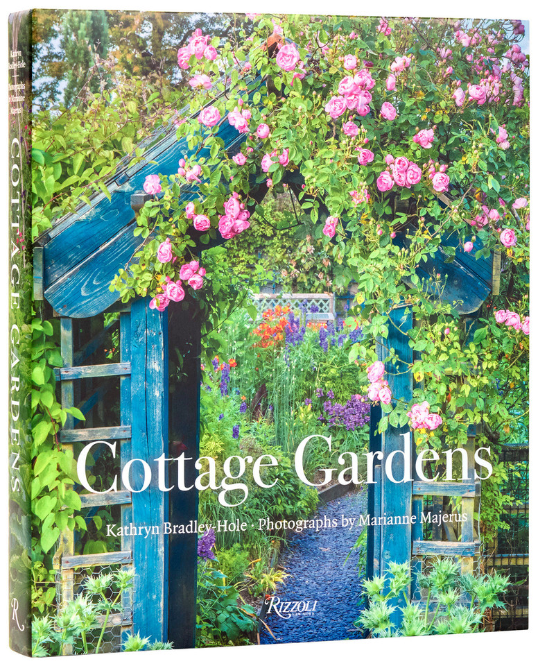 Cottage Gardens: Creating Year-round Beauty with Flowers, Herbs, Fruits, Edibles, and More book cover by Kathryn Bradley-Hole