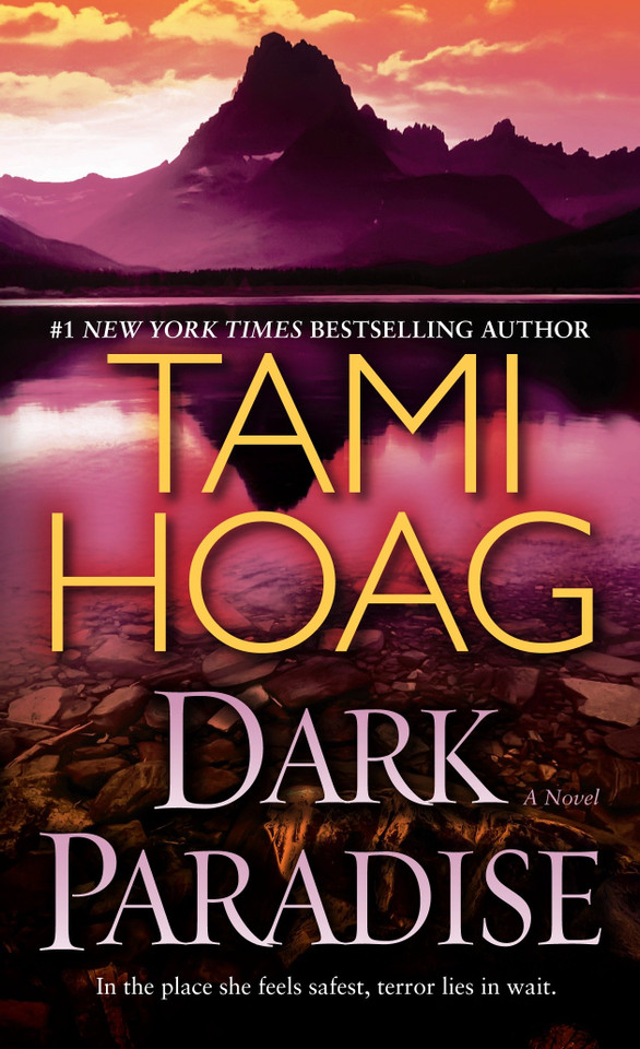 Dark Paradise: A Novel book cover by Tami Hoag