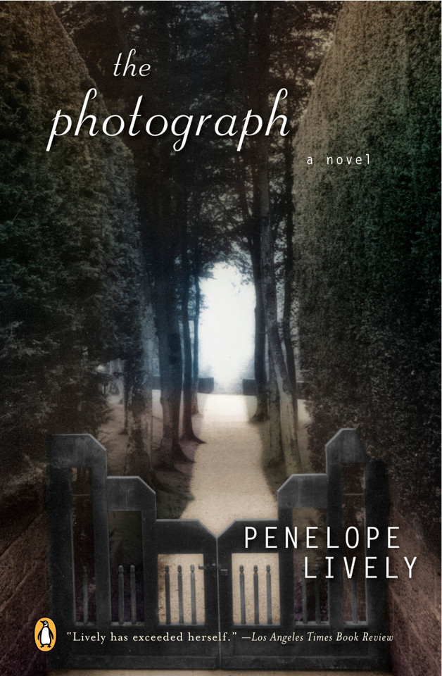 The Photograph book cover by Penelope Lively
