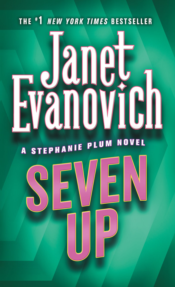 Seven Up: A Stephanie Plum Novel (Stephanie Plum Novels #7) book cover by Janet Evanovich