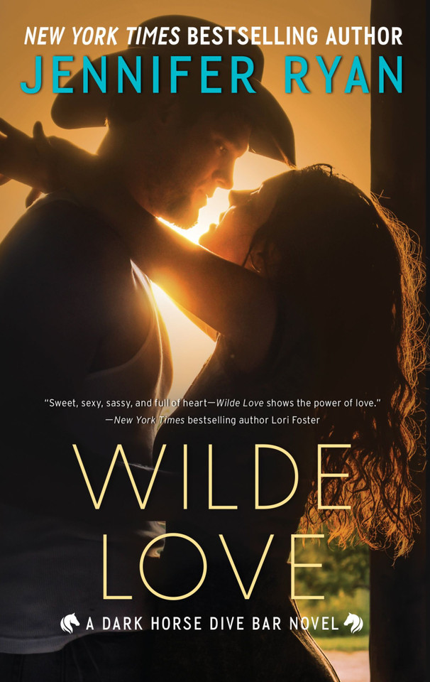 Wilde Love: A Dark Horse Dive Bar Novel (Dark Horse Dive Bar #1) book cover by Jennifer Ryan