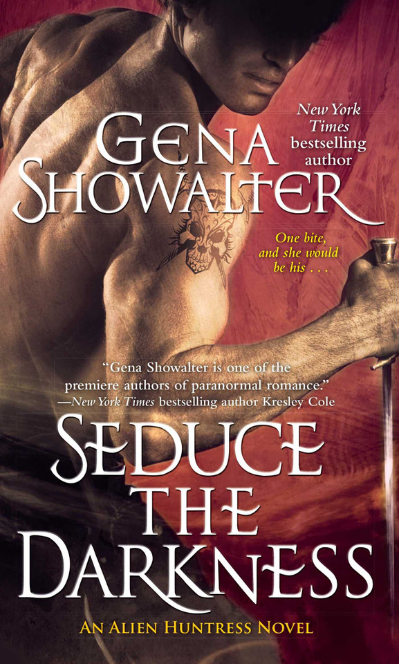 Seduce the Darkness (Alien Huntress) book cover by Gena Showalter