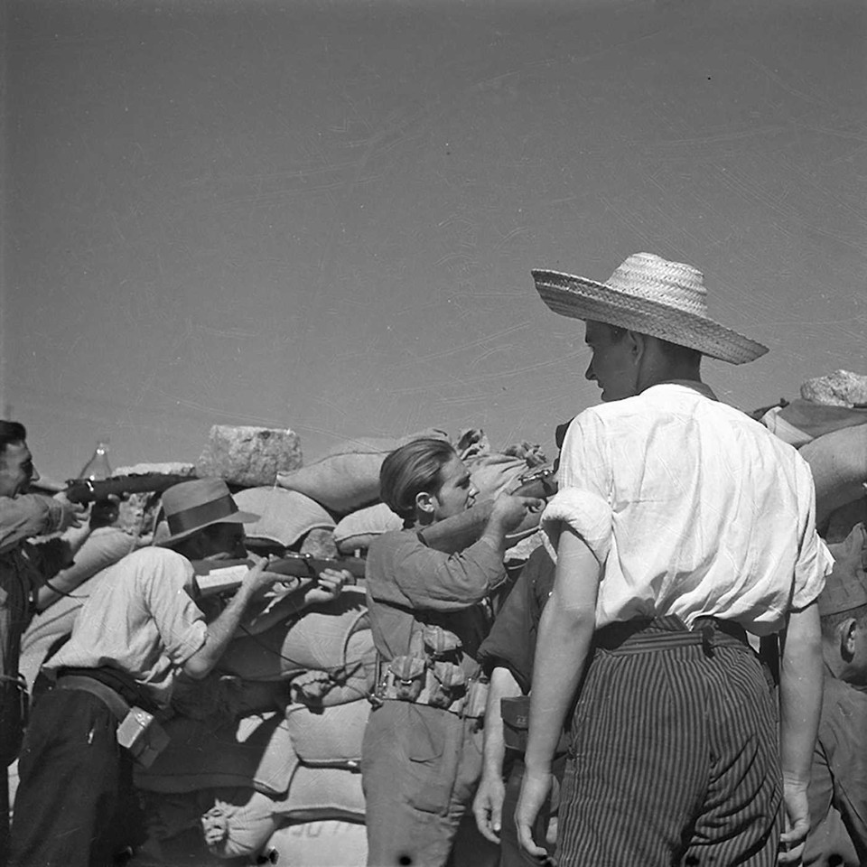 Gerda Taro: With Robert Capa as Photojournalist in the Spanish Civil War book cover by Irme Schaber