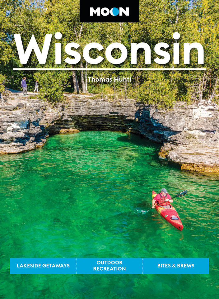 Moon Wisconsin: Lakeside Getaways, Outdoor Recreation, Bites & Brews (Moon U.S. Travel Guide) book cover by Moon Travel Guides, Thomas Huhti