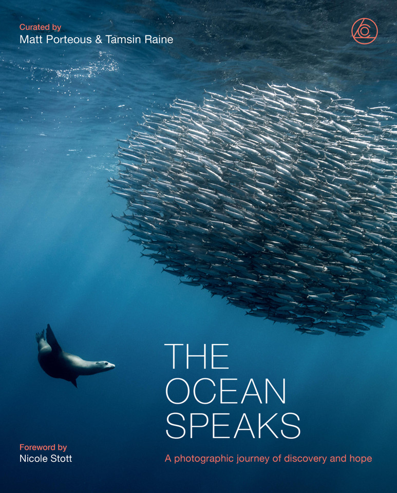 The Ocean Speaks: A photographic journey of discovery and hope book cover by Matt Porteous, Tamsin Raine