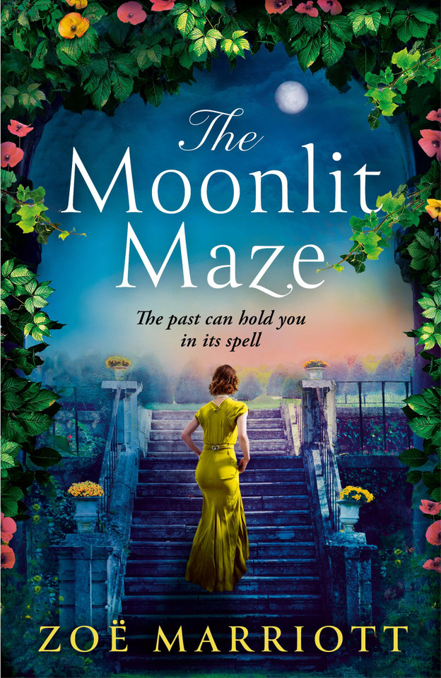 The Moonlit Maze: A twisting mystery of a forgotten house and a spellbinding secret from the bestselling author book cover by Zoë Marriott