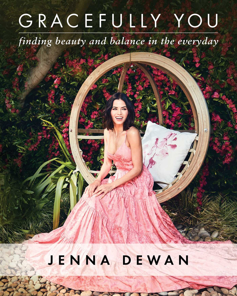 Gracefully You: Finding Beauty and Balance in the Everyday book cover by Jenna Dewan