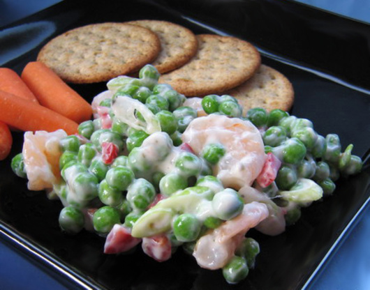 shrimp salad with peas