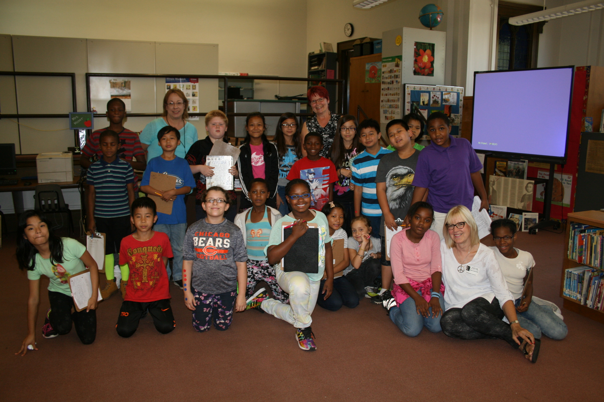 Anne Sibley O'Brien visits a 5th grade classroom in Kishwaukee Elementary School.