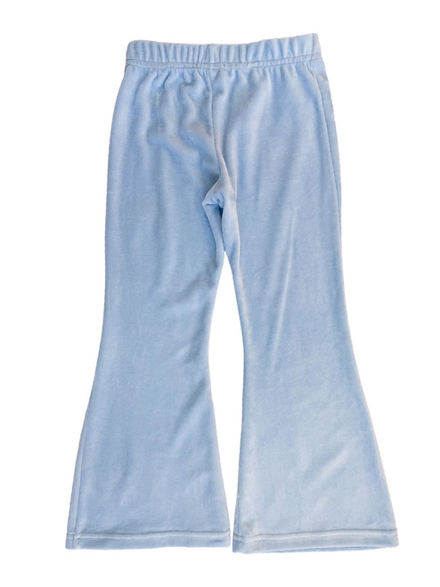 Pants with elasticated waistband in a casual setting Pants with elasticated waistband in a casual setting