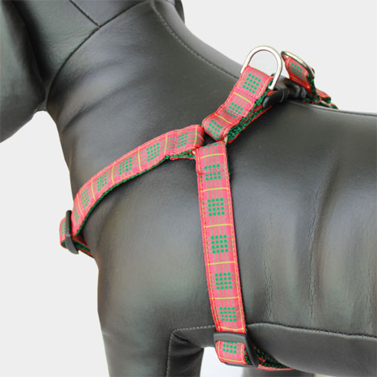 Plaid dog shop harness and leash