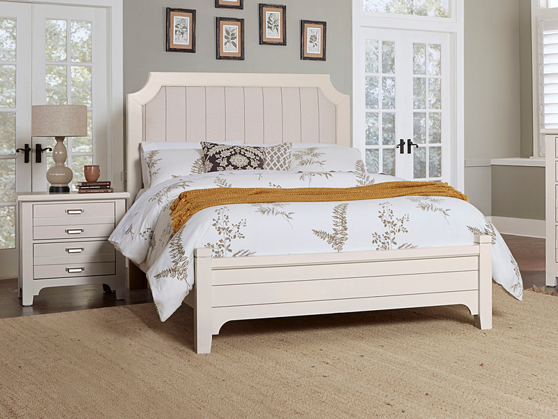 Country House Upholstered Bed, King - Soft White Finish