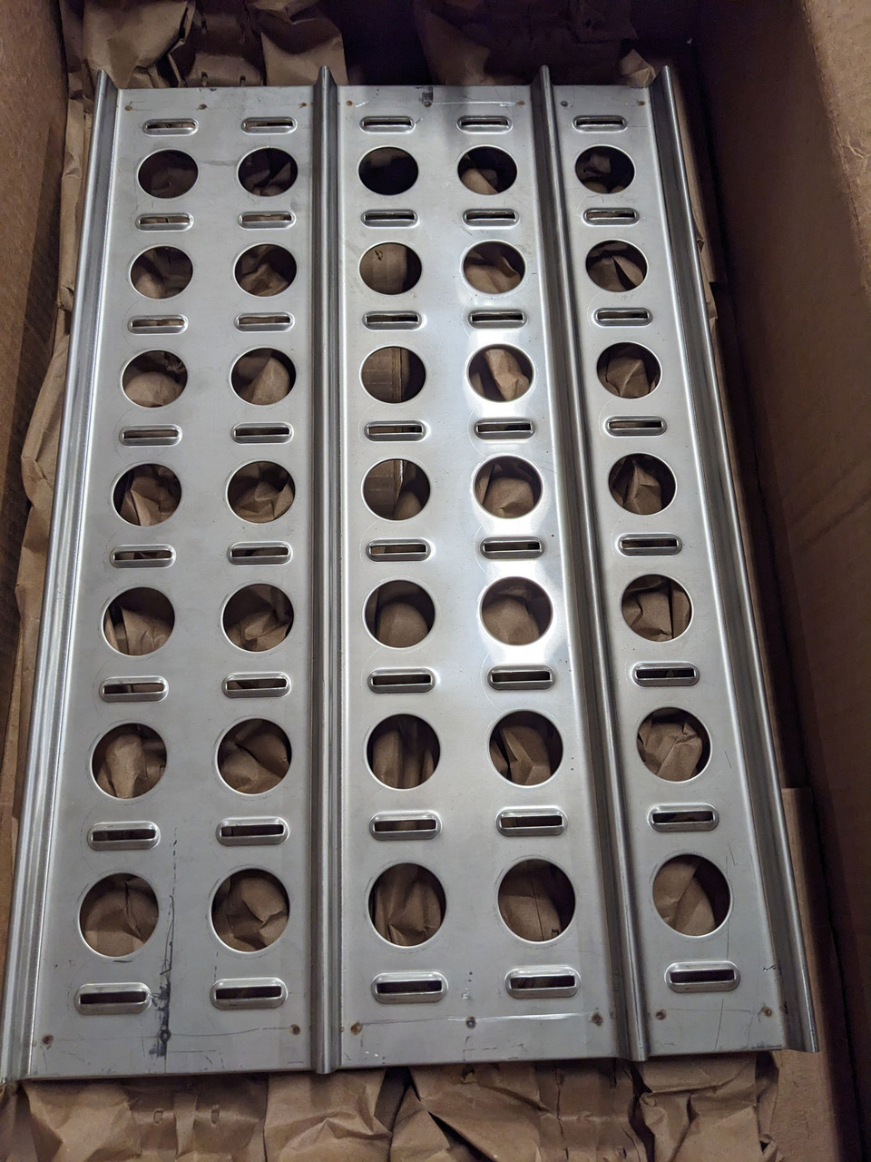 061988-000 BRIQUETTE TRAY, WIDE, 30