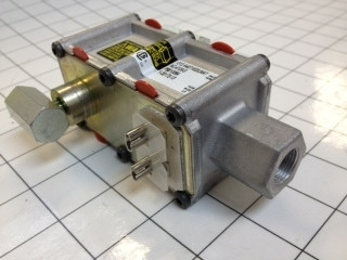 PB010084 VIKING RANGE DUAL THERMAL BI-METAL GAS CONTROL VALVE