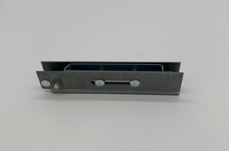 PC020221 VIKING RANGE DOOR HINGE RECEIVER ( RIGHT HAND)