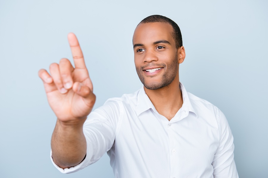 Touch vs Non-Touch: Choosing the Right Bella Linda - Smart Display Powered by DAKboard