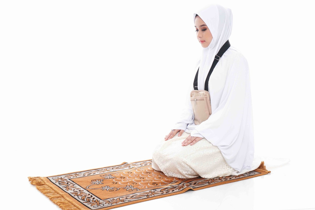 Hajj and Umrah | Travel Set for Sisters 2022