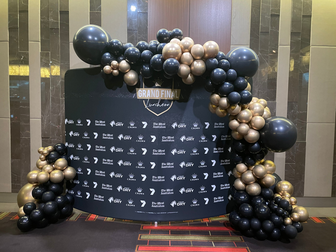 BALLOON GARLAND INCL CHROME BALLOONS- $130 PER MTRE DEL EXTRA BACKDROP EXTRA PICTURE- 6 METER @$130.00 PER MTR