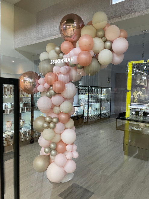 BALLOON GARLAND ON STAND 2.5 MTRE(INSTALL AND DEL ADDITIONAL)