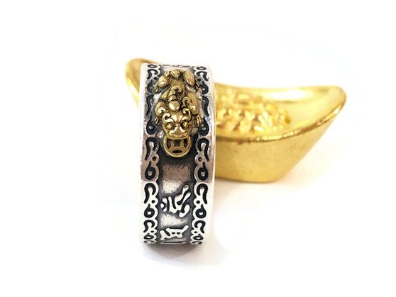Feng Shui Pixiu ring with Mani Mantra for wealth and protection