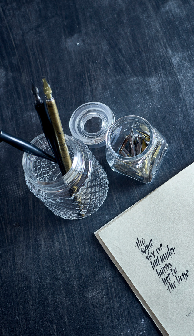 #102 Crow Quill Holder hover