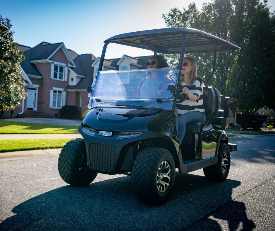 04-best-golf-cart-2024-ezgo-rxv-freedom-gcts-07.jpg