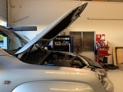 EZ-Up Hoodlift for Volkswagen Amarok