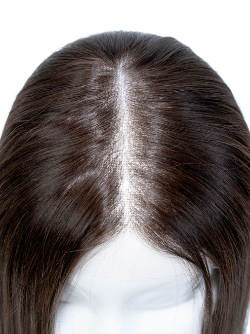 Esther kosher sheitel, close-up of the natural waves