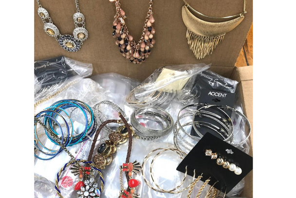 20 lbs Sample Box Of Jewelry - All Brand New- Necklaces , Bracelets & Earrings