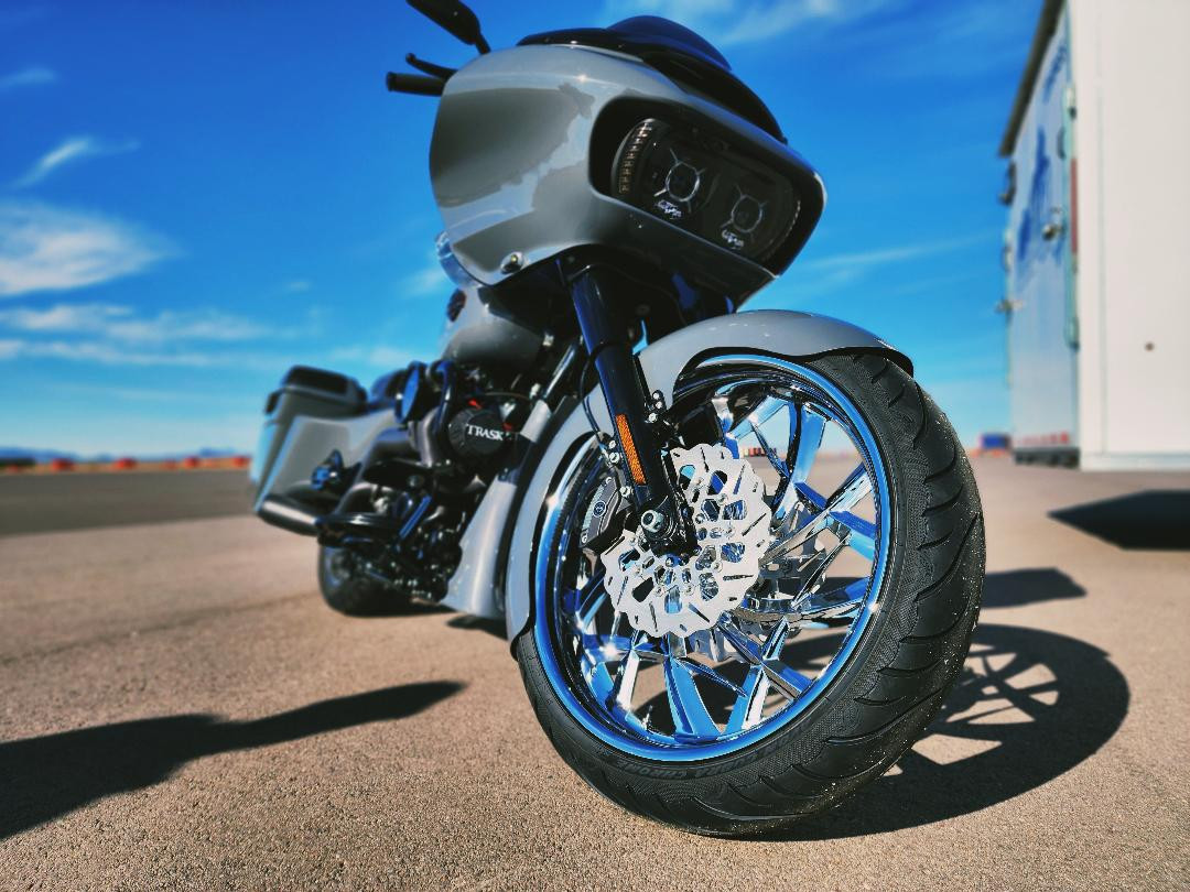 AVON コブラ　バリ山　ハーレー　FXSB fxcwc 180/50-23 Avon Cobra Chrome Fat Bagger Tires - SMT Wheels