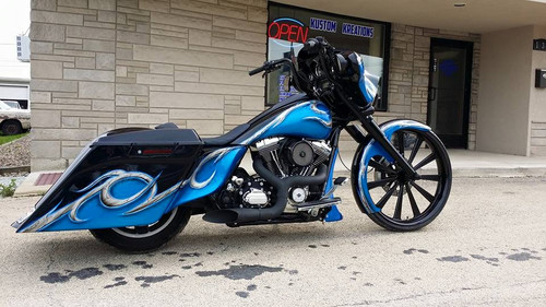 Elliptical Illusion Harley V-Rod Black Wheels