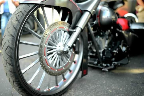 Straight Line Metric Chrome Wheels