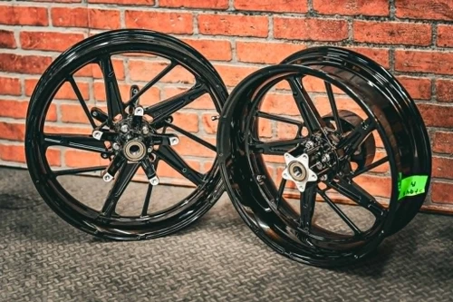 19x3.0" / 18x5.5 BLACK PS.08 (2024+ HD TOURING)