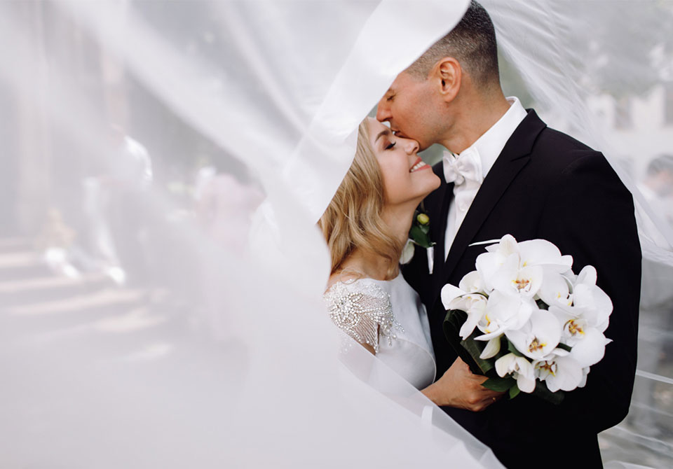  How to word of ceremony and reception are at the same place?