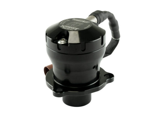 Turbosmart Kompact plumb back BOV for Audi RS6/RS7, angled view showing black housing and hose fitting