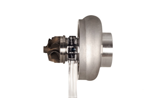 Xona XR 9569S X3C turbo, side view showing compressor wheel, bearing housing, and oil feed line