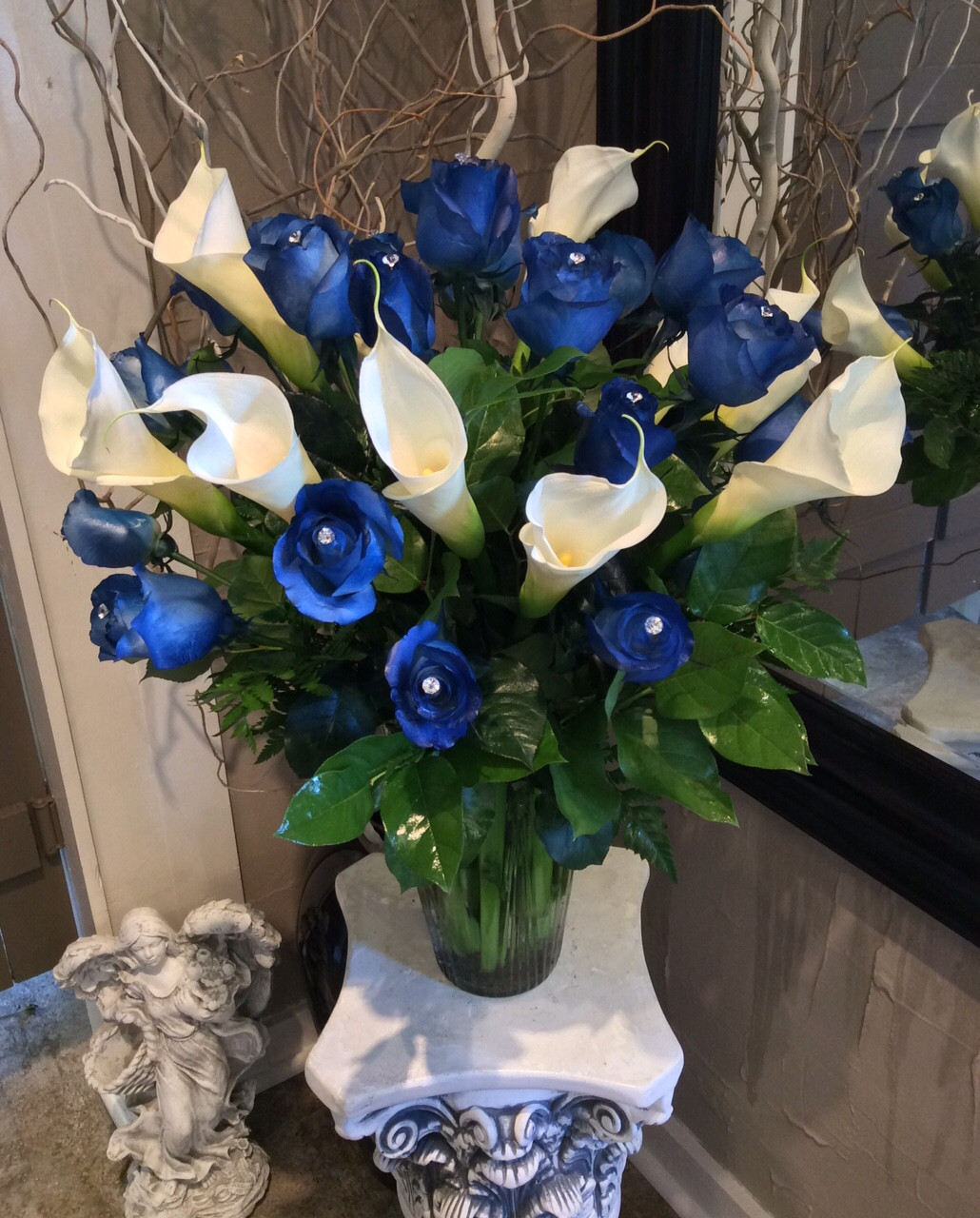 Fresh Calla Lily And Navy Blue Roses With Jewel Pins Embellishment