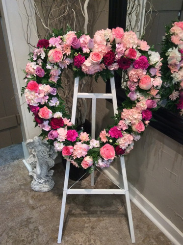 Standing Heart Wreath