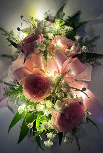 5 Bloom Sweetheart Rose Corsage with LED Lights - Centerville Florists
